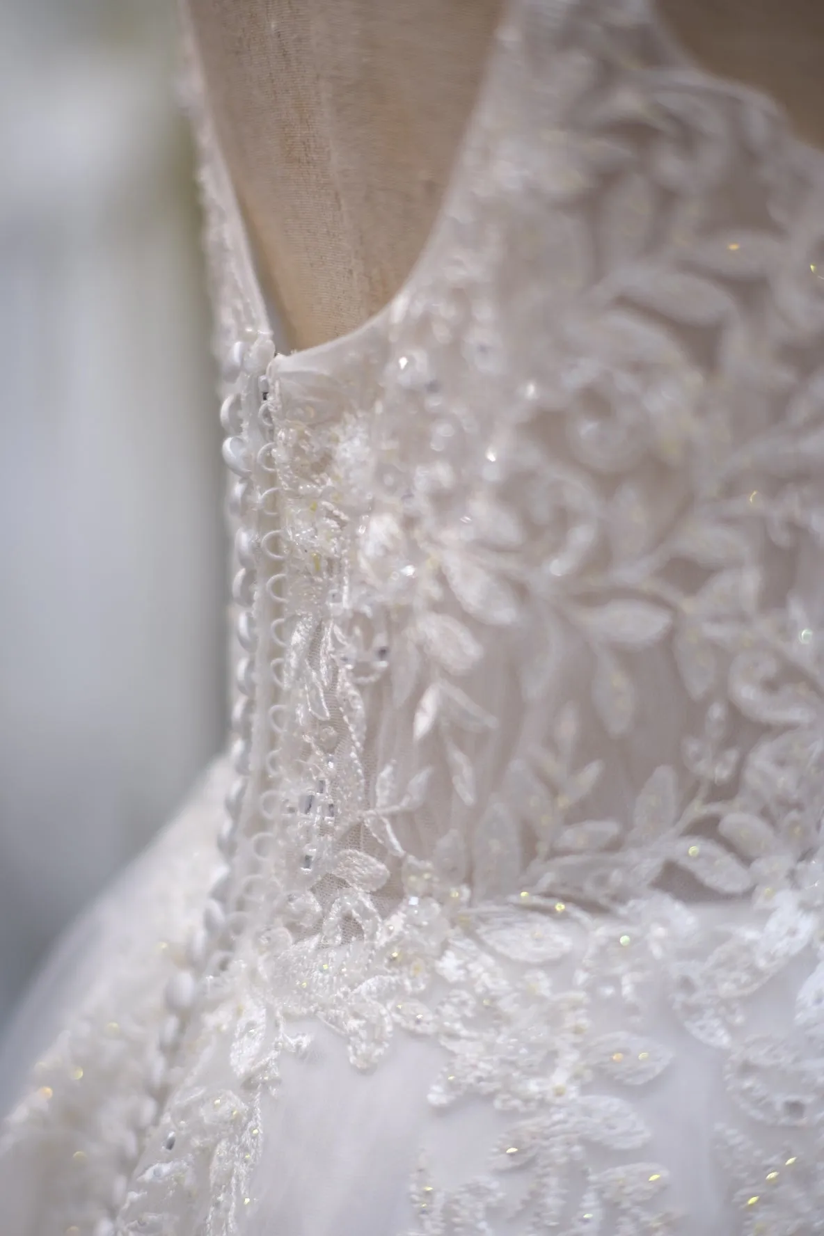 BG-WED-AME-10006 WEDDING GOWN PREMIUM FABRIC HALF APPLIQUE LACE WITH BEADED SIZE M, BUST 84-86, WAIST 68-70