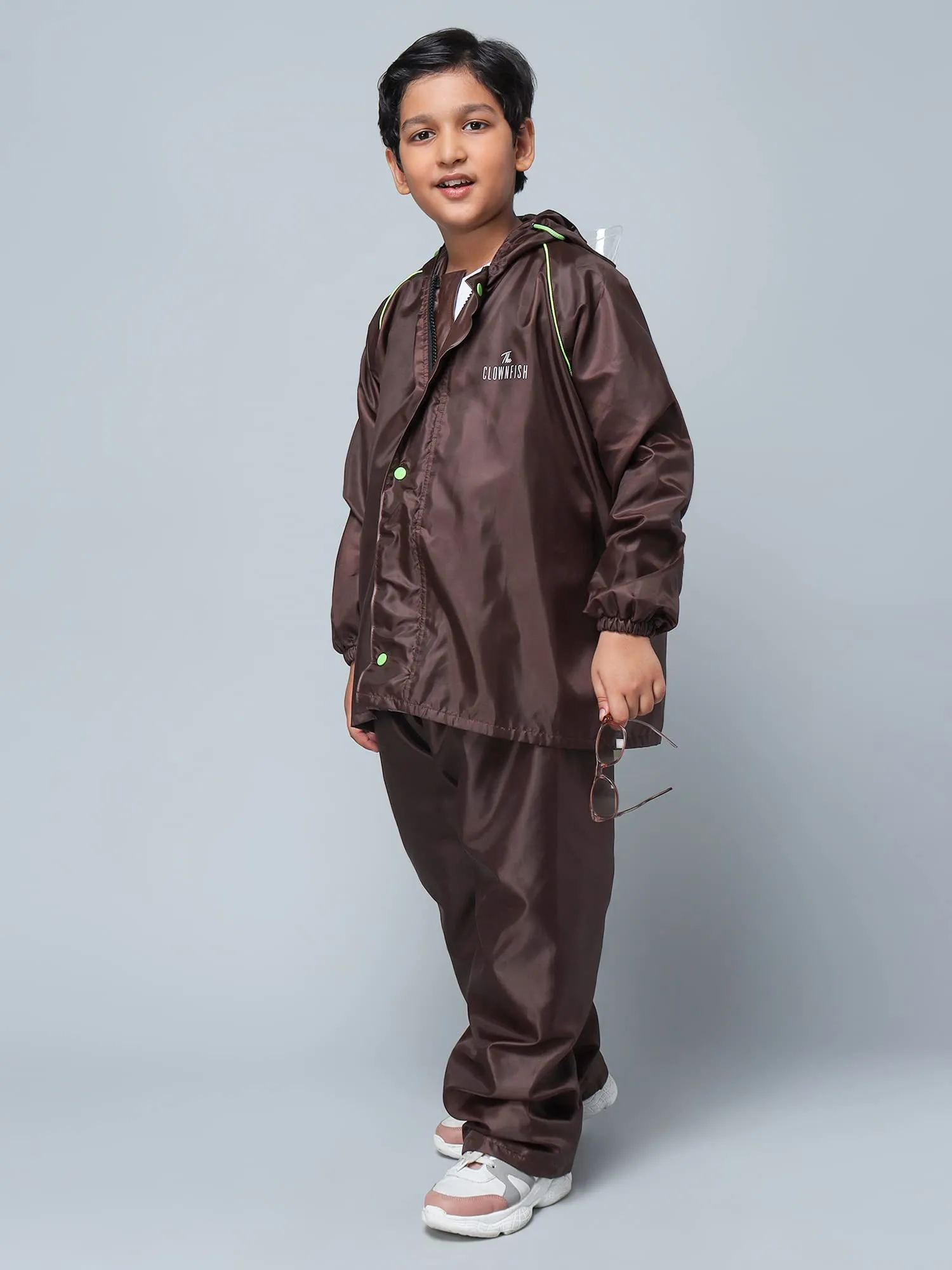 STRAUSS THE CLOWNFISH Duke Series Kid's Waterproof Polyester Double Coating Reversible Raincoat with Hood and Reflector Logo at Back. Set of Top and Bottom. Printed Pouch Age-8-10 years (Brown)