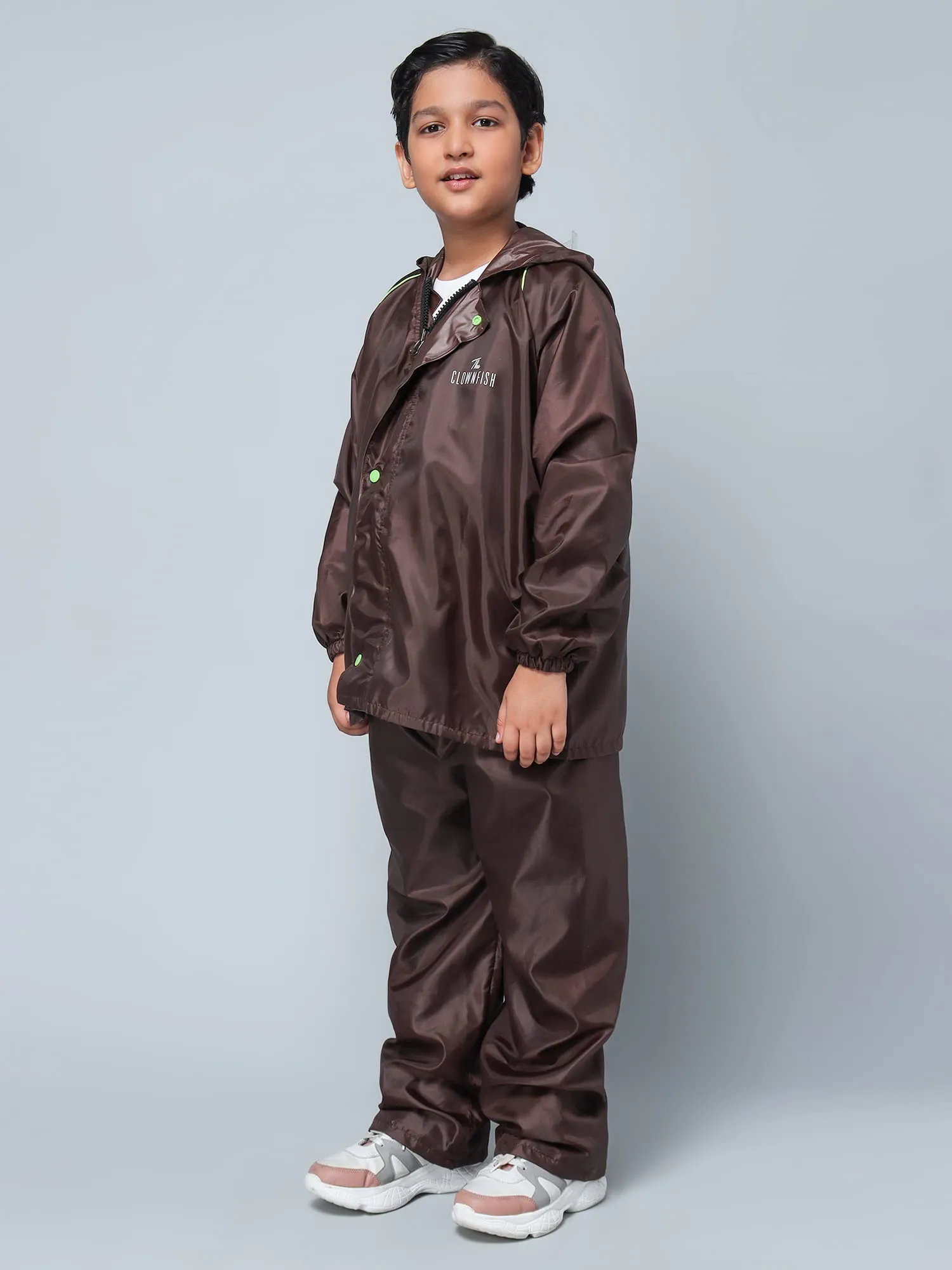 STRAUSS THE CLOWNFISH Duke Series Kid's Waterproof Polyester Double Coating Reversible Raincoat with Hood and Reflector Logo at Back. Set of Top and Bottom. Printed Pouch Age-8-10 years (Brown)