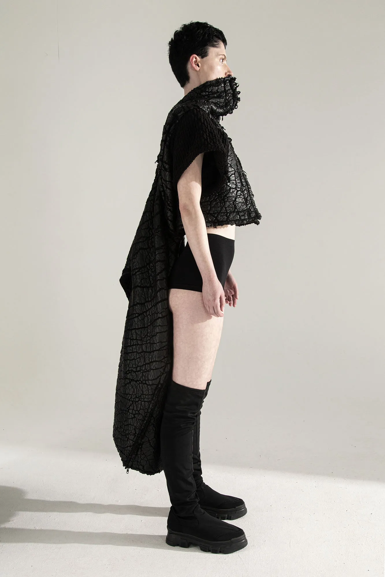 SURVIVOR 2-way transforming piece: coat / hat / bag / vest