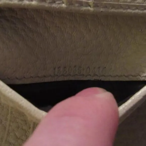 Vintage Gucci Ivory Pebbled Bi-fold Bamboo Accent